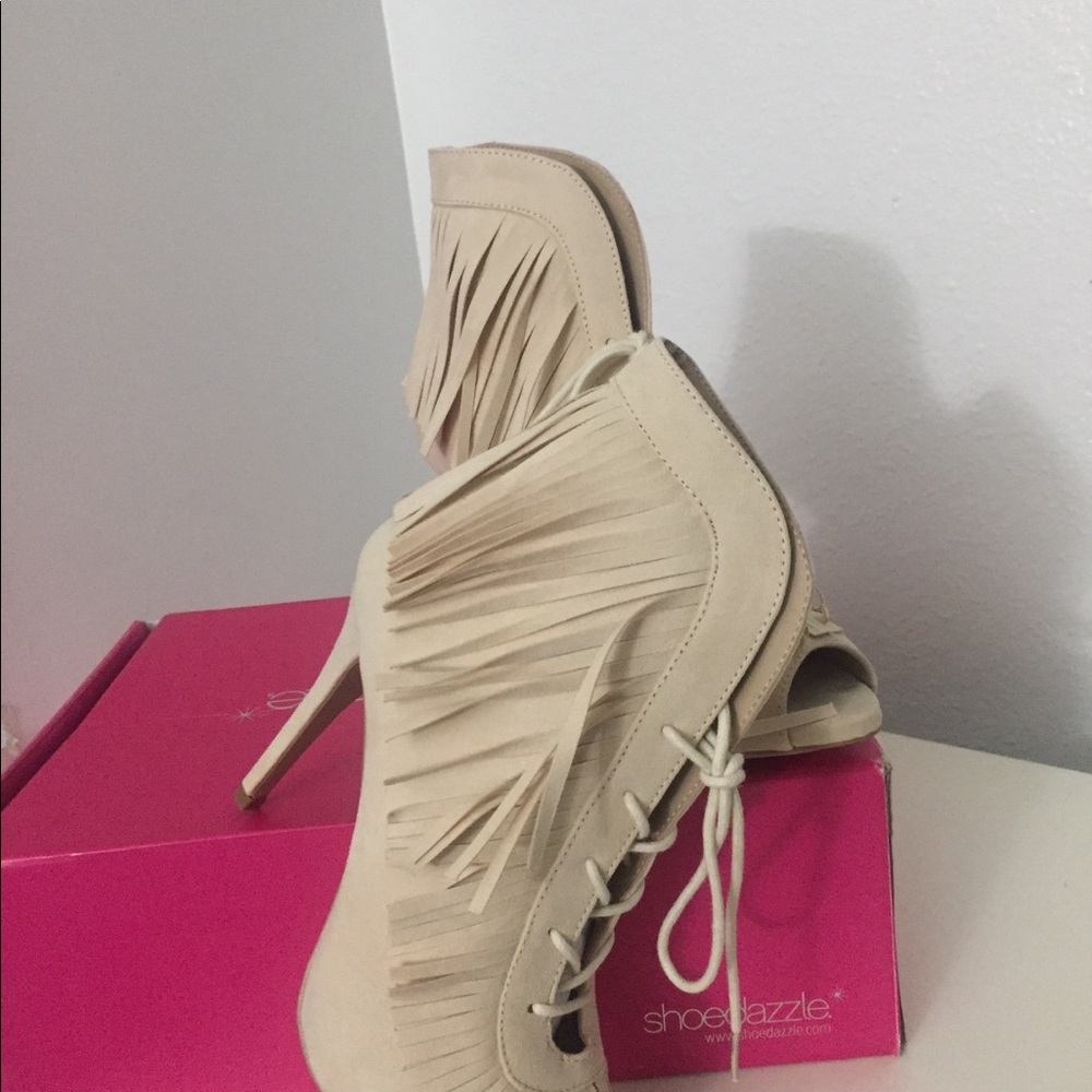 Fringed heels